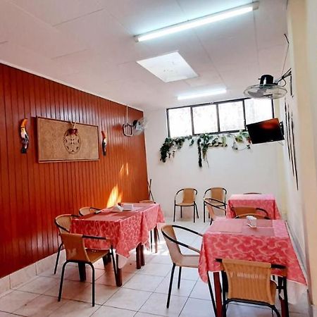 Hostal Huayruro Икитос Экстерьер фото