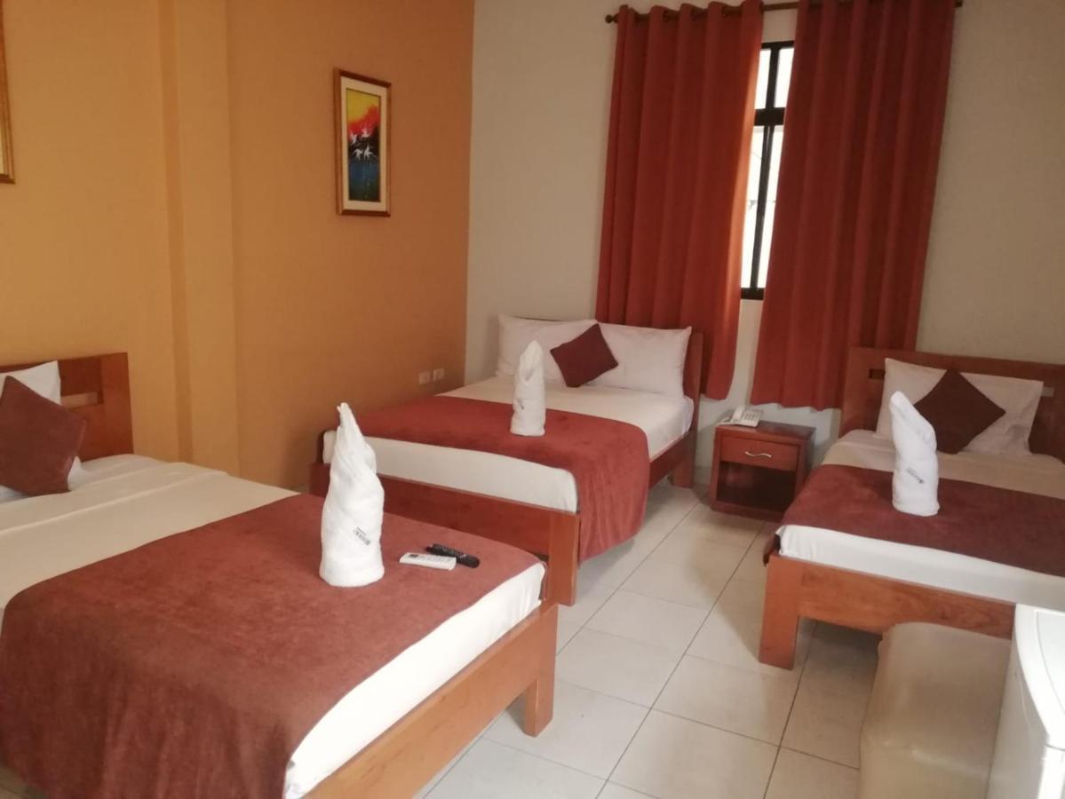 Hostal Huayruro Икитос Экстерьер фото